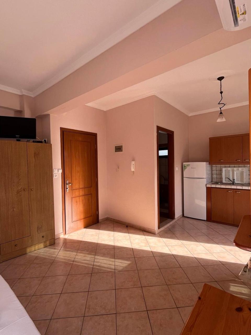 Melachrini Apartments Vrasná Buitenkant foto