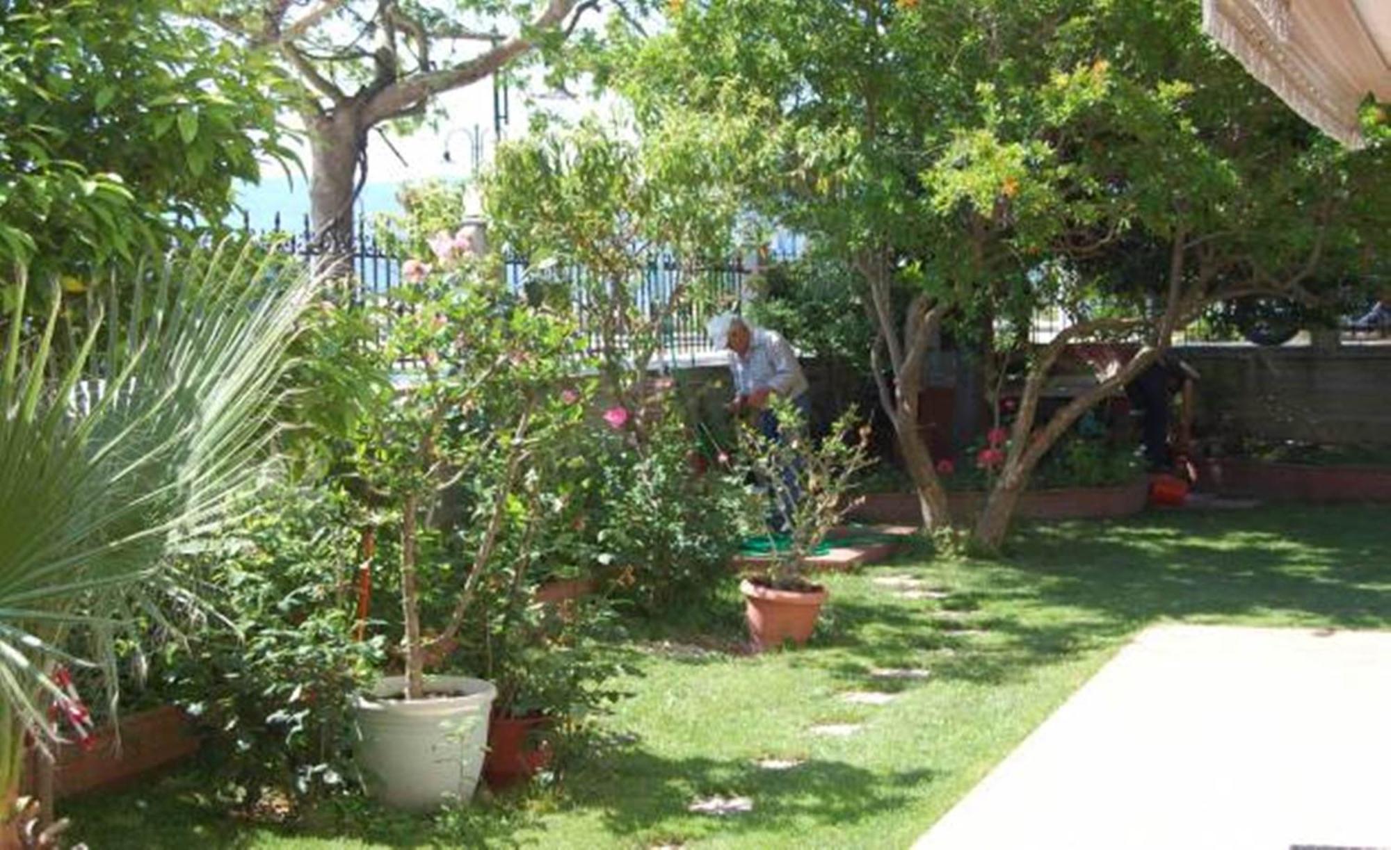 Melachrini Apartments Vrasná Buitenkant foto